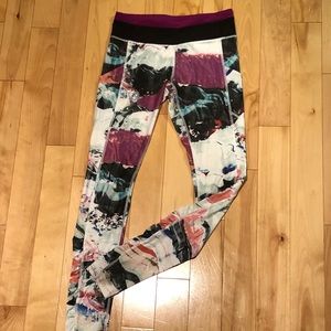 LULULEMON “luxtreme” Run Tight (size 6)